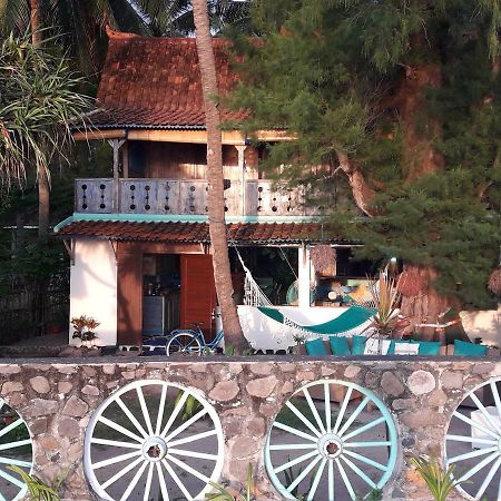 Kai'S Beach House Villa Gili Air Exteriör bild